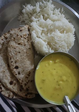 कड़ी चावल (kadhi chawal recipe in Hindi) रेसिपी मुख्य फोटो