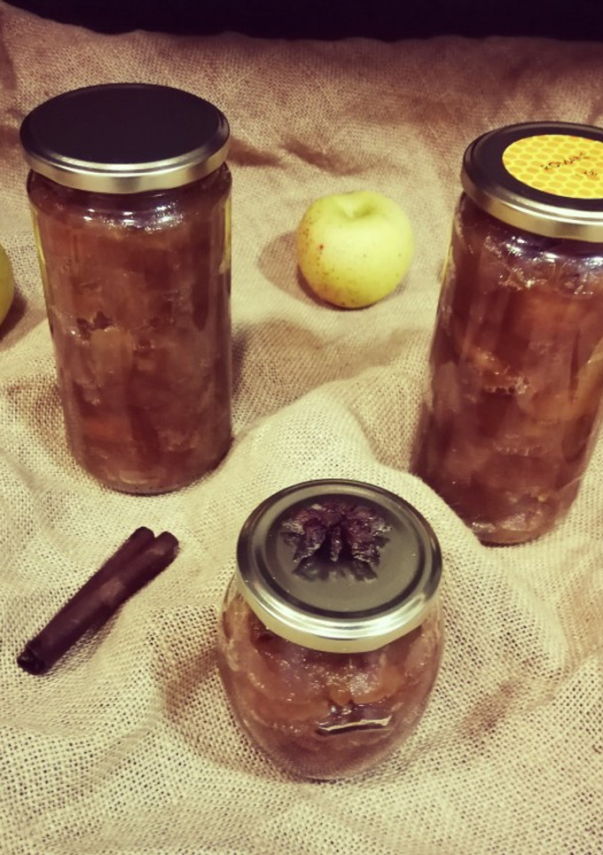 Una foto de Mermelada de manzana aromática