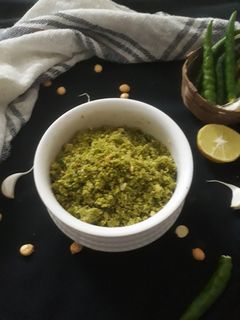सूखी हरी चटनी (sukhi hari chutney reicpe in Hindi) रेसिपी मुख्य फोटो