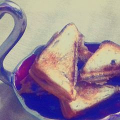 A picture of Paneer toasty sandwich.