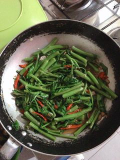 รูปของ ผัดผักบุ้ง