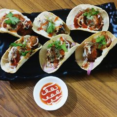 A picture of Tacos made by chickpeas balls.