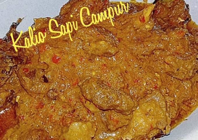 Kalio Sapi Campur (daging dan tetelan)