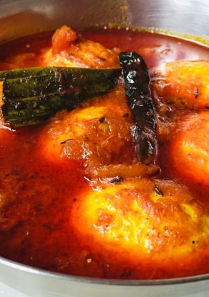 ডিমের কালিয়া (Dimer kalia recipe in Bengali) রেসিপির প্রধান ছবি