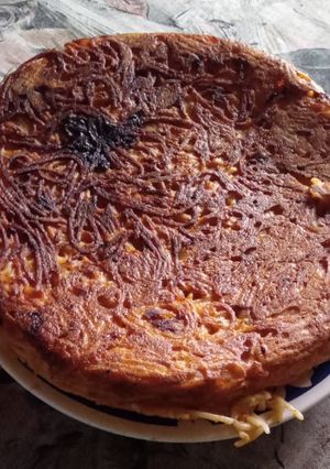 Una foto de Tortilla de spagetiss sobrantes!