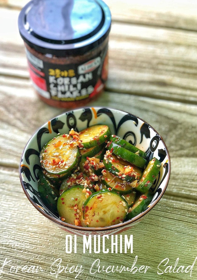Gambar Oi Muchim (Korean Spicy Cucumber Salad)