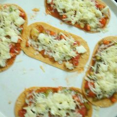 A picture of #Monsoon Khakhra Pizza.