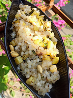 साबूदाना की फलाहारी खिचड़ी(SABUDANA KI FALAHARI KHICHDI RECIPE IN HINDI) रेसिपी मुख्य फोटो