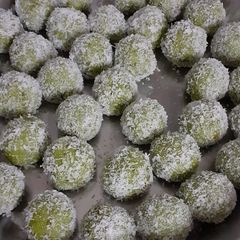 Coconut paan ladoos A picture of Coconut paan ladoos.