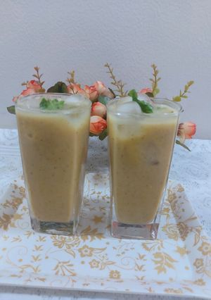 A picture of Muskmelan and dates nuts shake/ vary healthy and yammy drink.