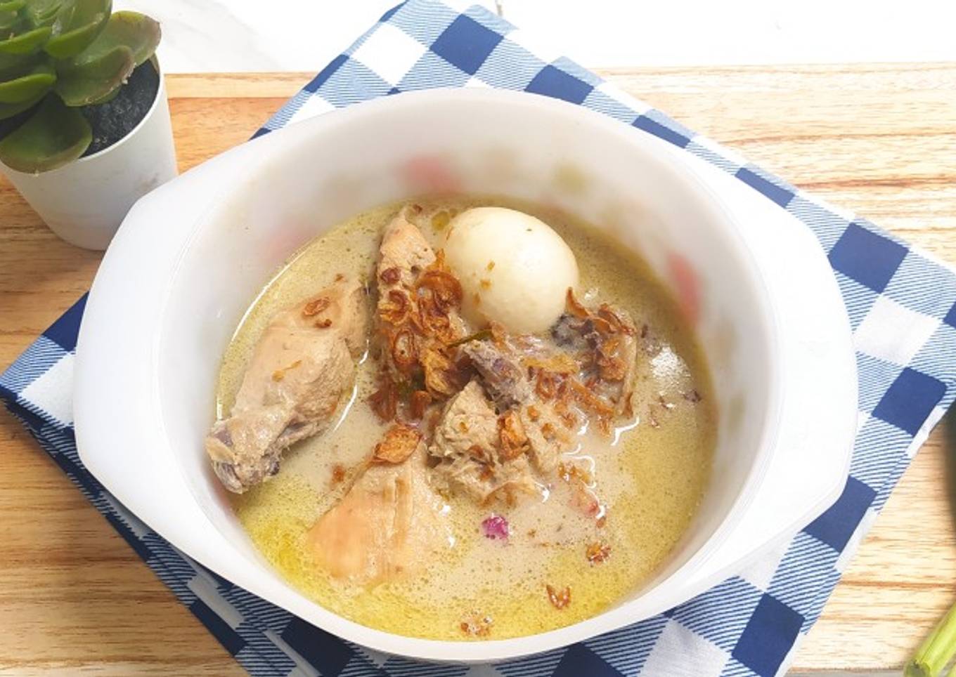 Opor Ayam Bumbu Putih