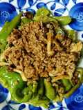 Quick Sweet Pepper and Oyster Meat Miso Stir-Fry