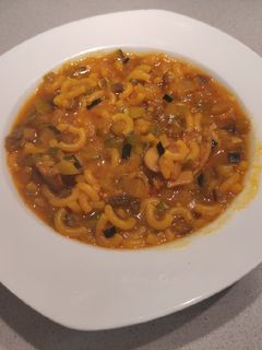 Una foto de Fideuá con verduras