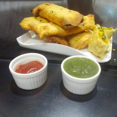 A picture of Papad Rolls.