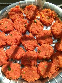 गाजराचे सांडगे (Gajrache sandge recipe in marathi) रेसिपी चे मुख्य फोटो 
