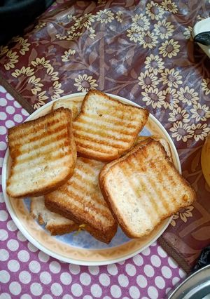 A picture of Maggi sandwich.