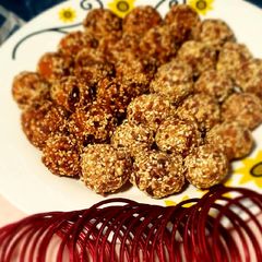 Dates laddo in two flavors A picture of Dates laddo in two flavors.
