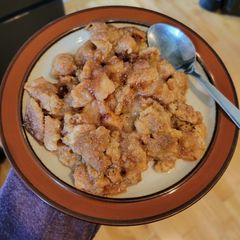 A picture of Apple Crumble 🍎.