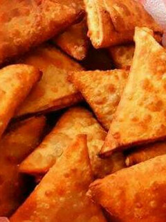 A picture of Beef samosa.