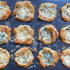 A picture of Dippy Snackettes.