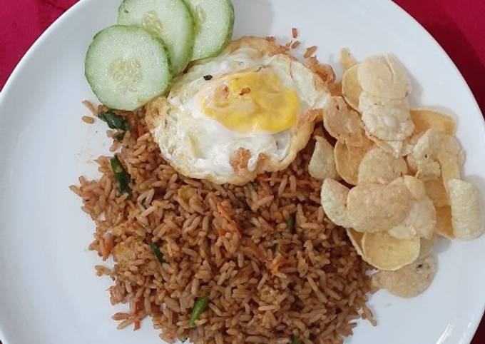 Nasi goreng ayam kecap sajiku