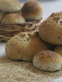 Una foto de Pan de tres semillas
