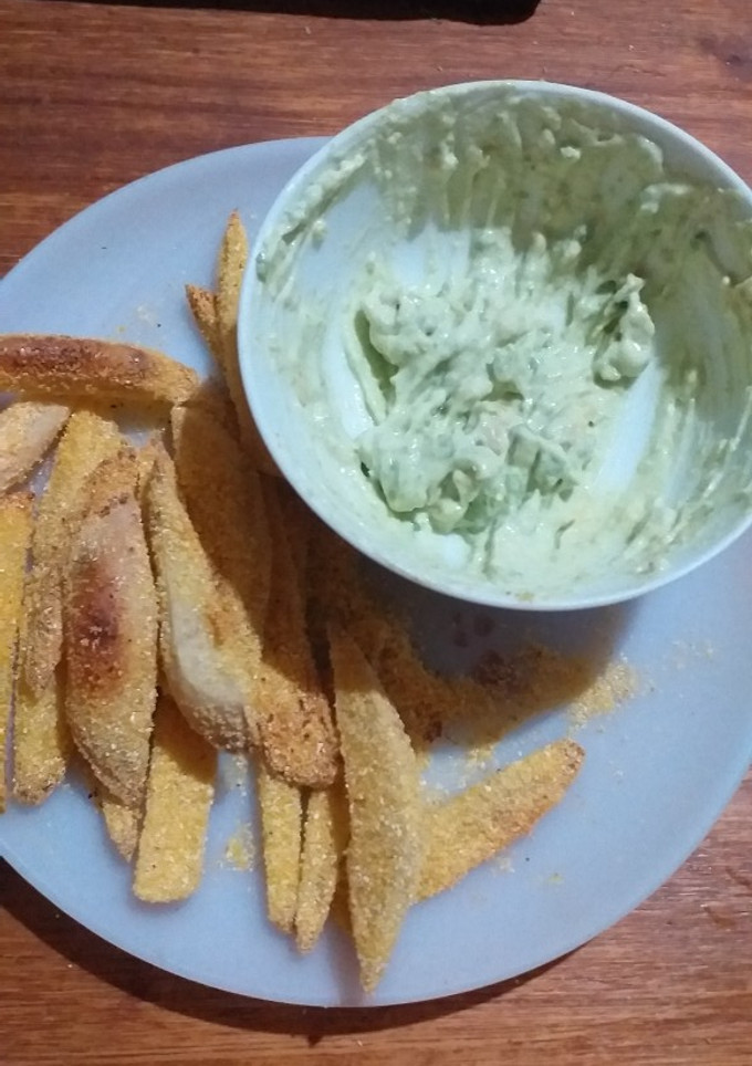 Una foto de Papas rústicas con salsita de palta 😍