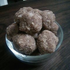 Arisi Pori balls A picture of Arisi Pori balls.