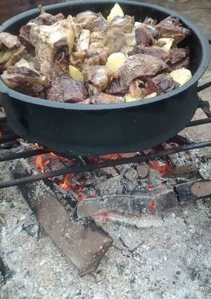 Una foto de Caldero de 3 carnes