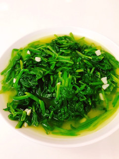蒜炒菠菜 的食譜成品照片