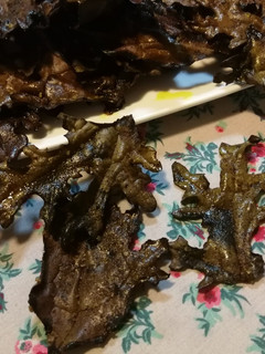 Una foto de Chips de kale vegetariana