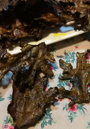 Una foto de Chips de kale vegetariana