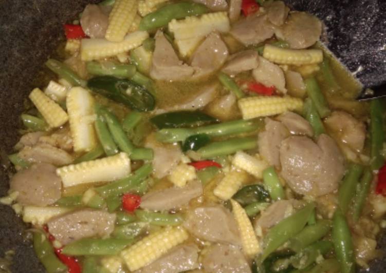 Tumis buncis bakso bikin ketagihan