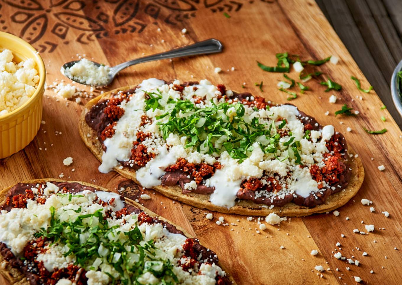 Huaraches con Chorizo y Frijoles