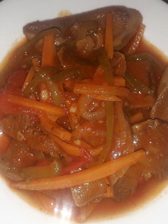 Una foto de Lengua en salsa 🍅