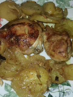 Una foto de Pollo al horno al limón