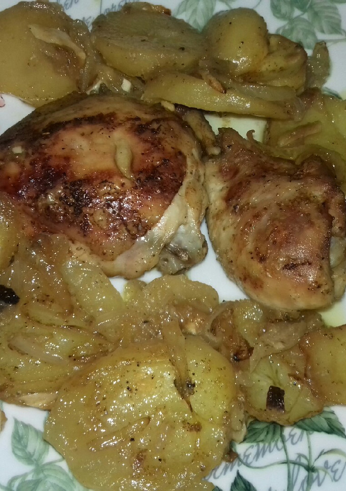 Una foto de Pollo al horno al limón