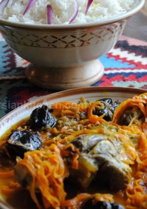 A picture of Carrot and prunes stew.