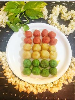 ট্রাই কালার ক্ষীরের সন্দেশ(Tri Colour Kheerer Sandesh Recipe in Bengali) রেসিপির প্রধান ছবি