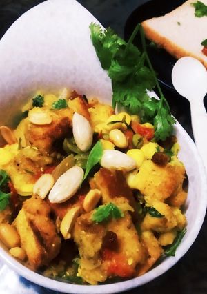 A picture of Grilled bread masala upma bowl.