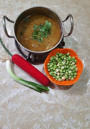 तुरीच्या दाण्याची आमटी (Turichya Danyachi Amti Recipe In Marathi) रेसिपी चे मुख्य फोटो 