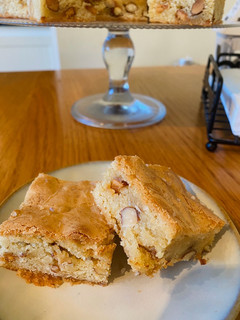 A picture of White chocolate & nuts BLONDIES 👌😋.
