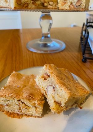 A picture of White chocolate & nuts BLONDIES 👌😋.