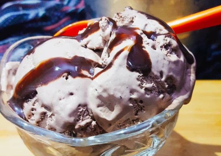 Easy chocolate ice cream