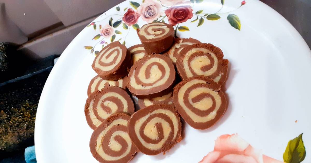 Chocolate Swiss roll - Bake with Shivesh
