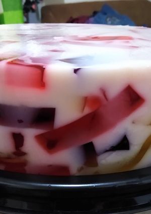 Una foto de Gelatina Mosaico, dulce y cremosa❤️
