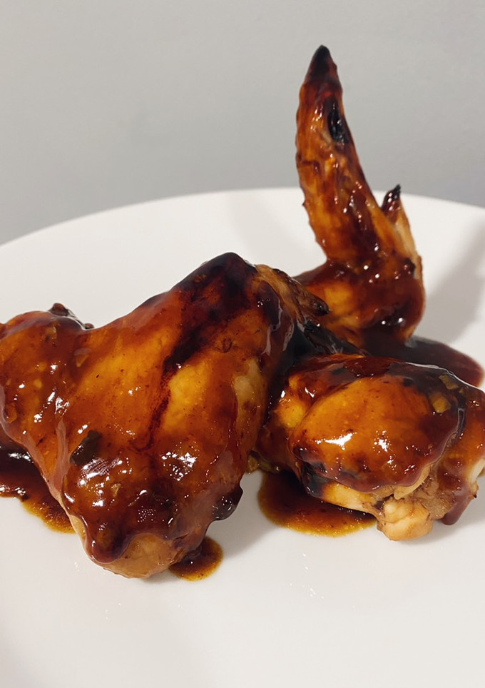 Una foto de Alitas de Pollo con Salsa “Hoisin” 🍗