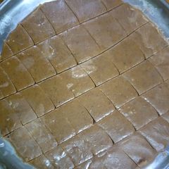 Suji besan burfi A picture of Suji besan burfi.