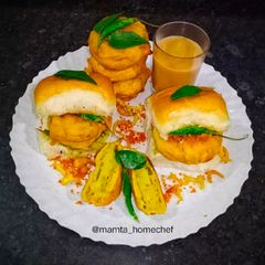 Vadapav A picture of Vadapav.