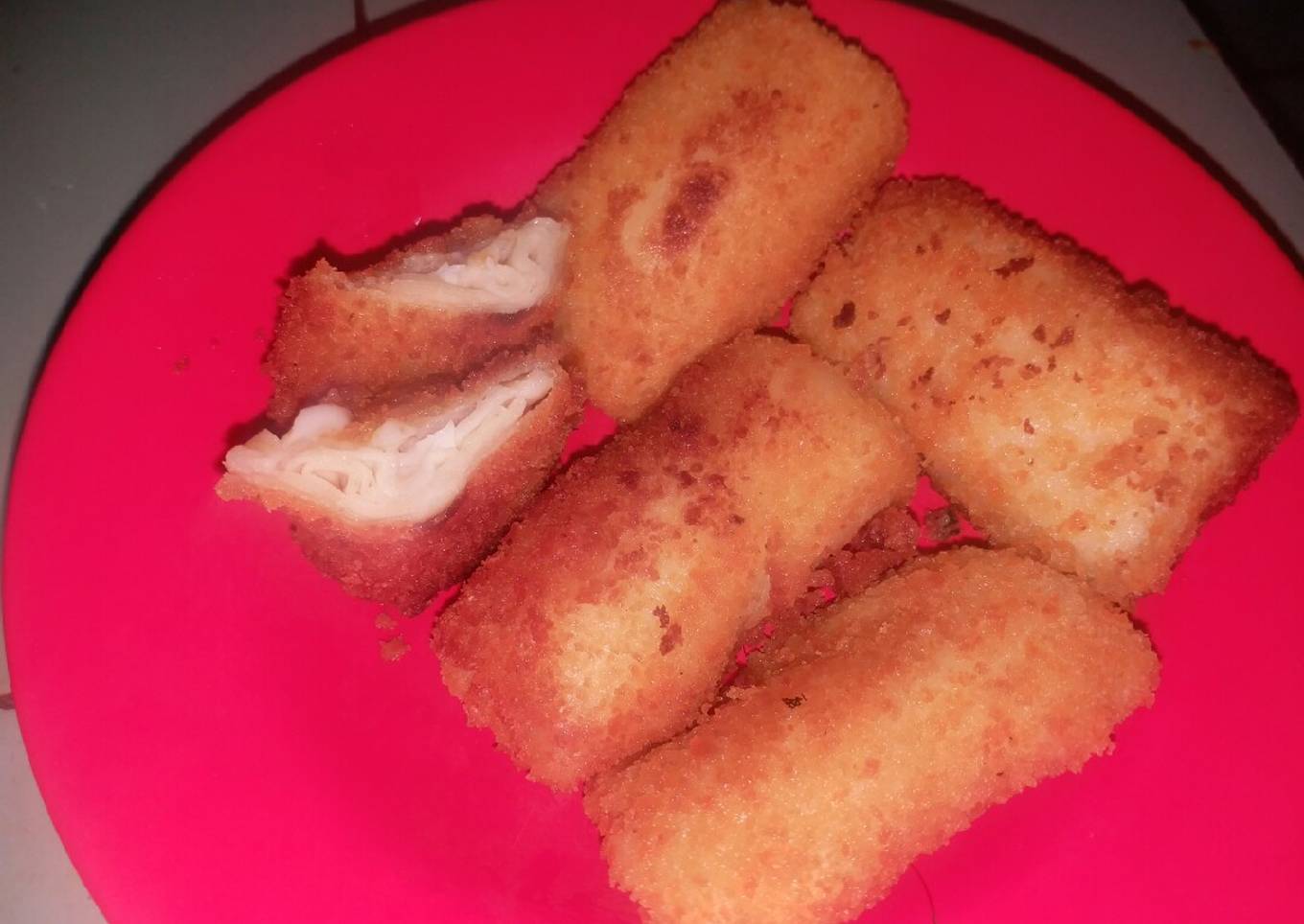 24. Risoles beef mayonaise